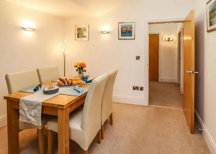 Sunset View * וויטבי